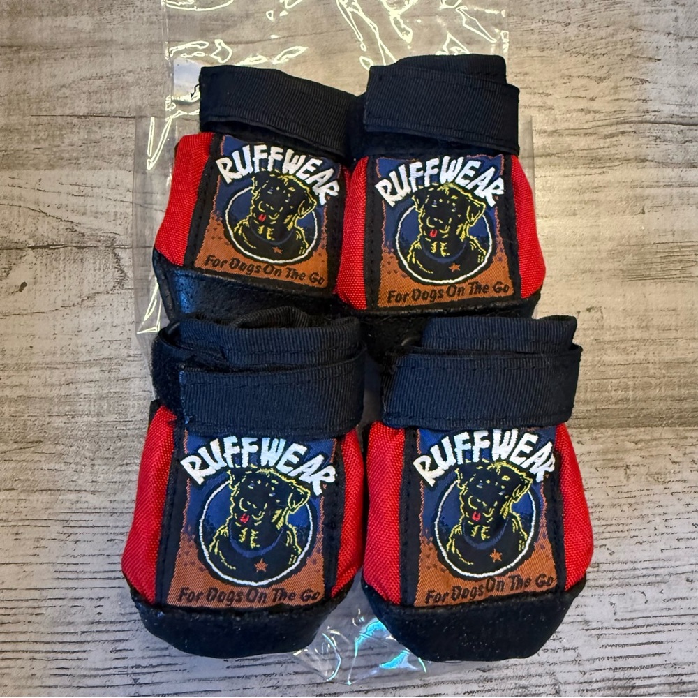 RuffWear “standard” dog boots red black size SMALL set of 4 “for dogs on the go”